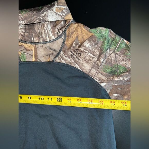 Under Armour x Real Tree Fitted Cowl Neck Size Medium EUC hunting outdoors - Picture 10 of 11